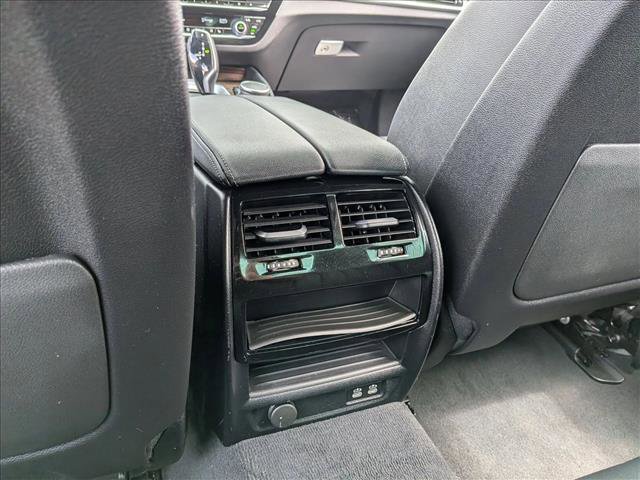 Used 2023 BMW 540i w/ Convenience Package image 25
