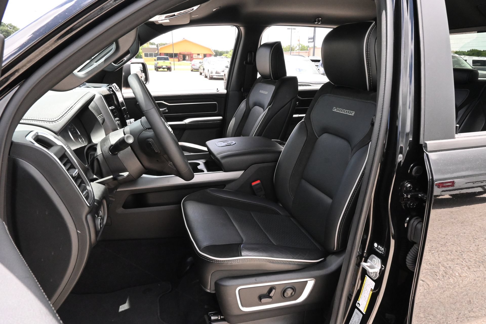 Used 2026 RAM 1500 Laramie AWD/4WD image 17