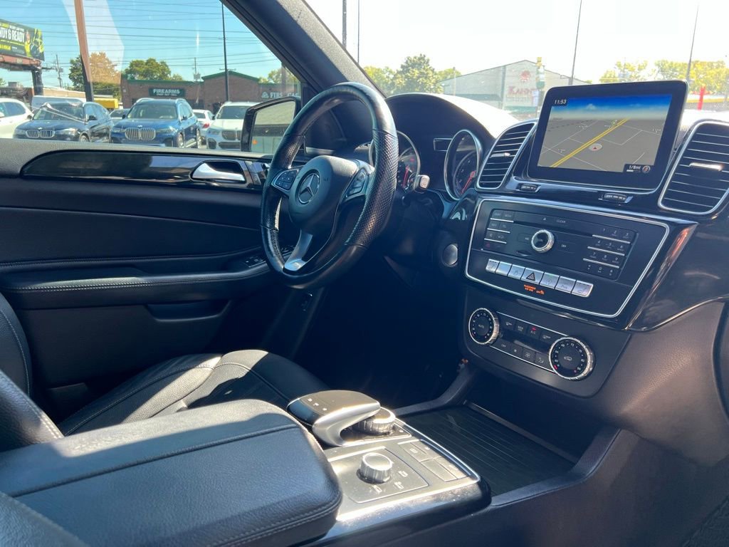 Used 2019 Mercedes-Benz GLE 400 4MATIC image 31