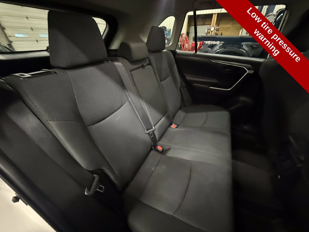 Used 2022 Toyota RAV4 LE AWD/4WD image 36