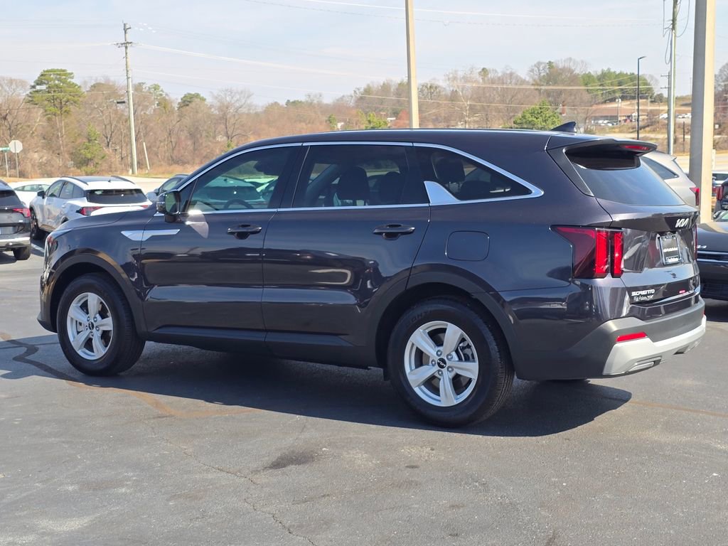 Certified 2025 Kia Sorento LX image 5