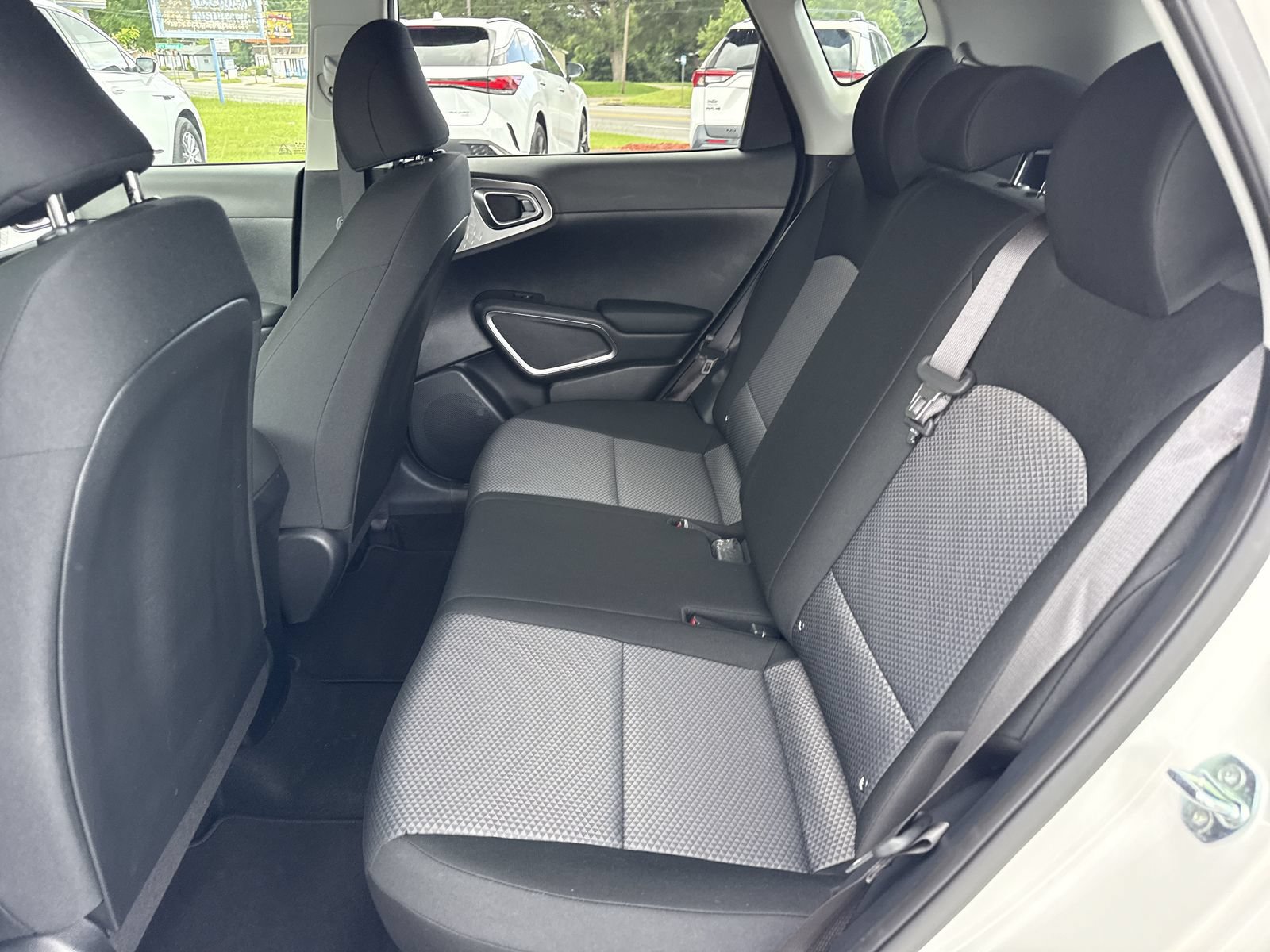 Used 2023 Kia Soul LX w/ LX Technology Package FWD image 10