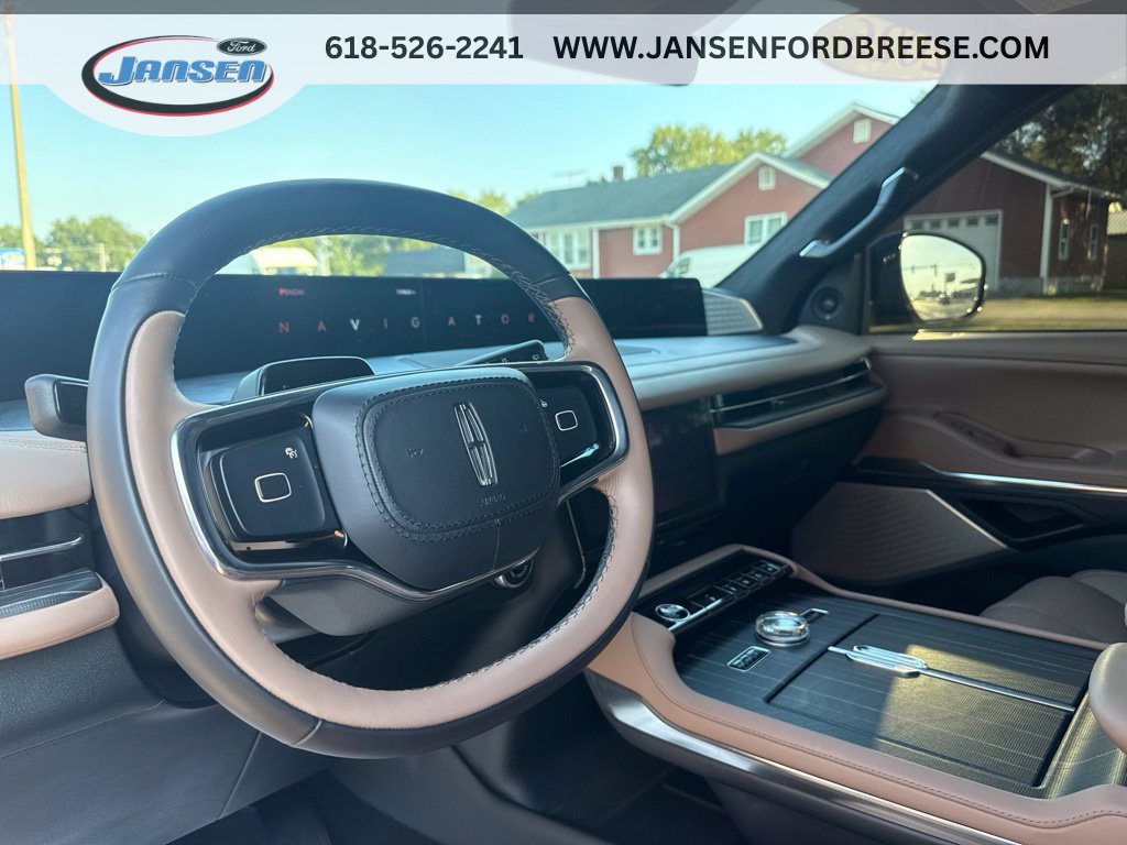 Used 2026 Lincoln Navigator Black Label AWD/4WD image 15