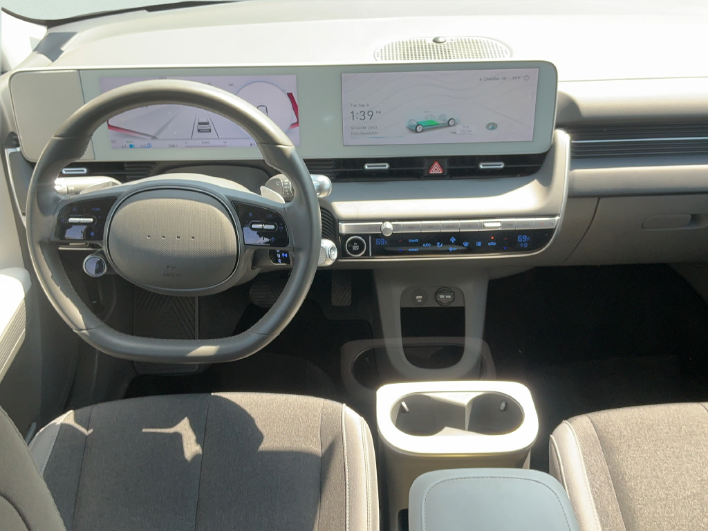 Used 2024 Hyundai Ioniq 5 SE AWD/4WD image 16