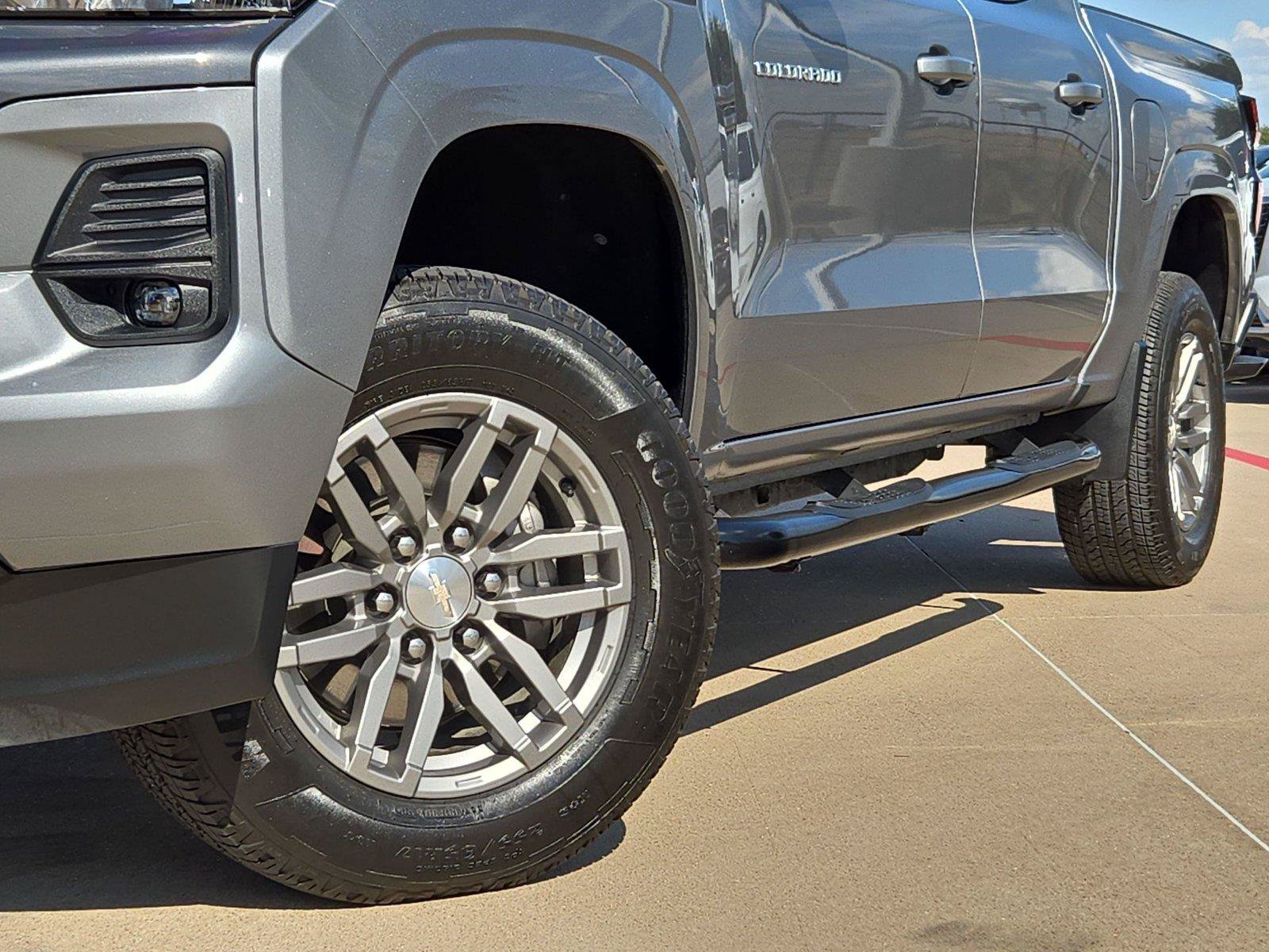 Used 2024 Chevrolet Colorado LT w/ LT Convenience Package RWD image 8