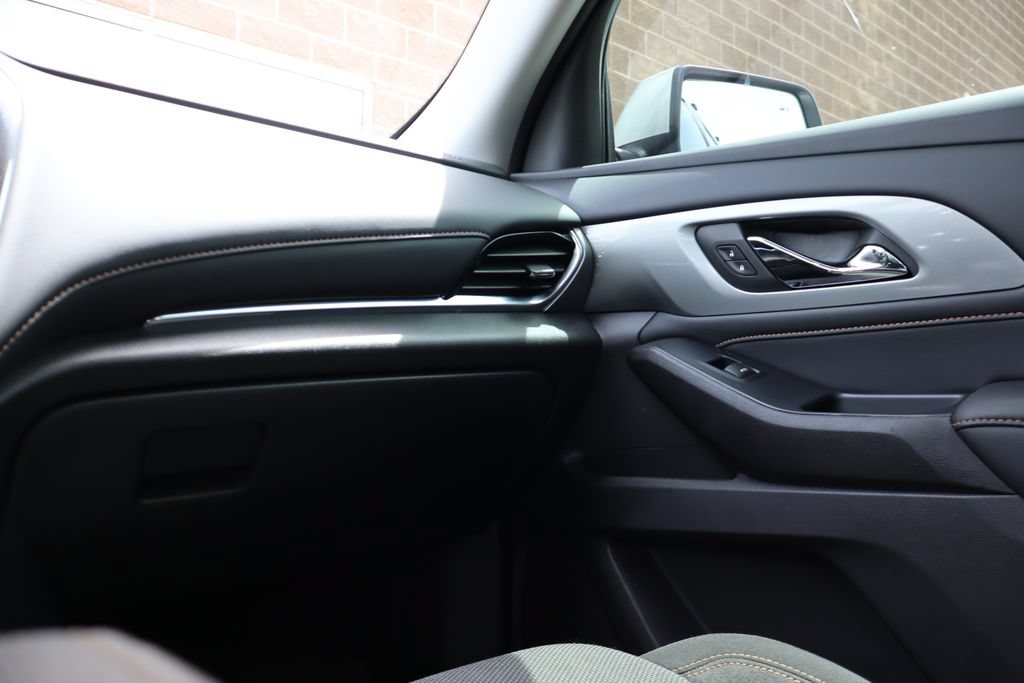 Used 2021 Chevrolet Traverse LT FWD image 41