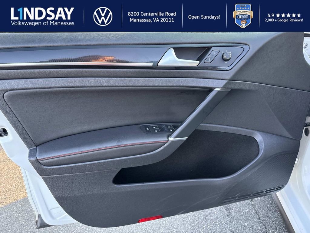 Used 2017 Volkswagen GTI SE image 8