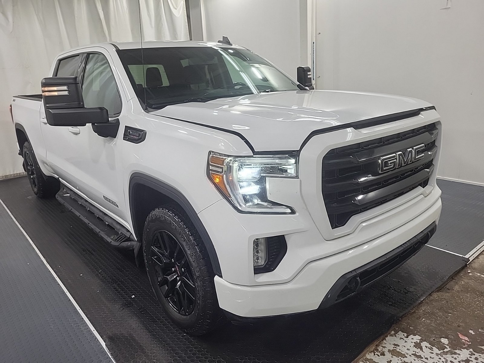 Used 2020 GMC Sierra 1500 Elevation w/ Elevation Value Package AWD/4WD image 5
