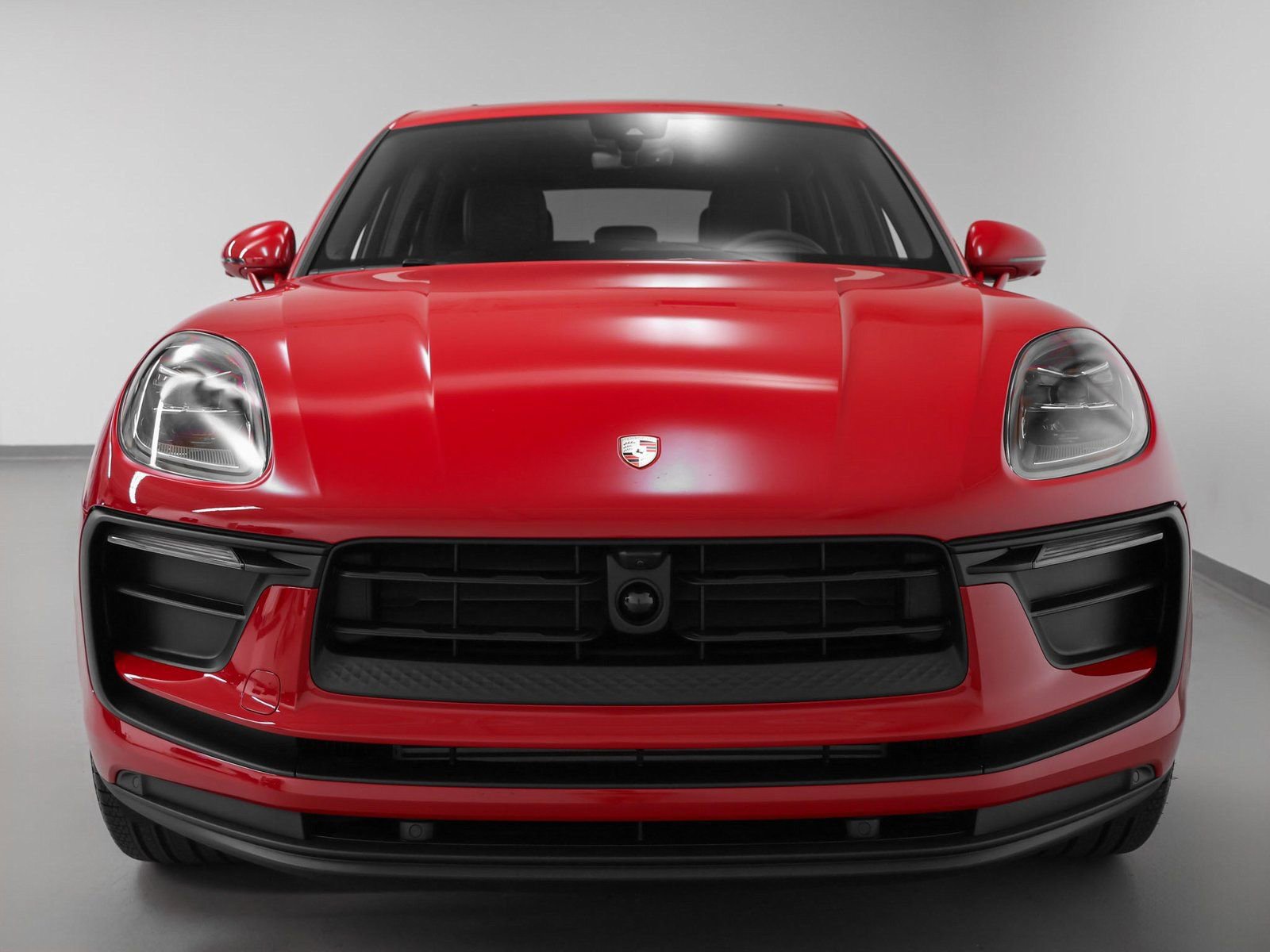 Certified 2025 Porsche Macan image 8