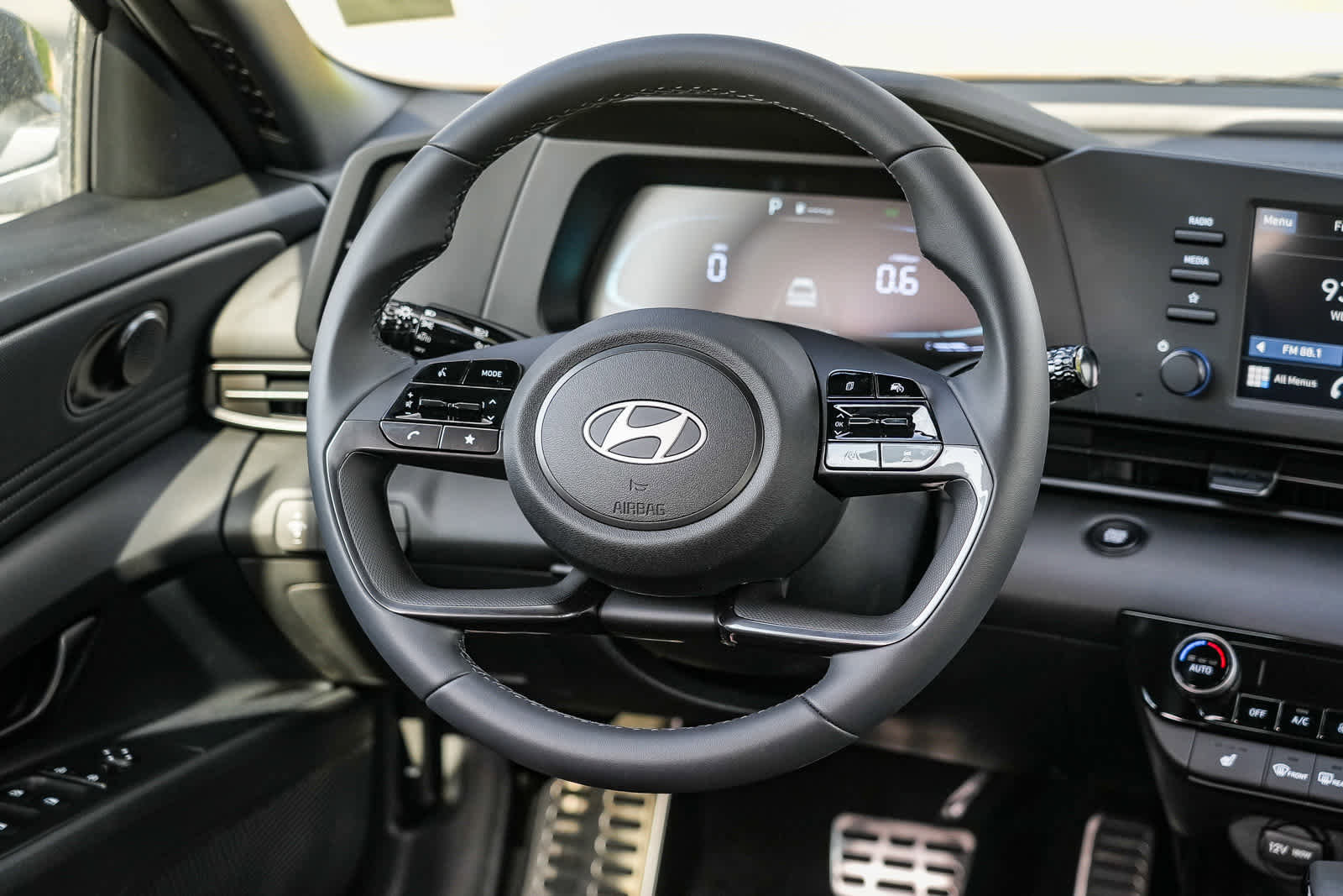 New 2026 Hyundai Elantra SEL Sport Premium image 15