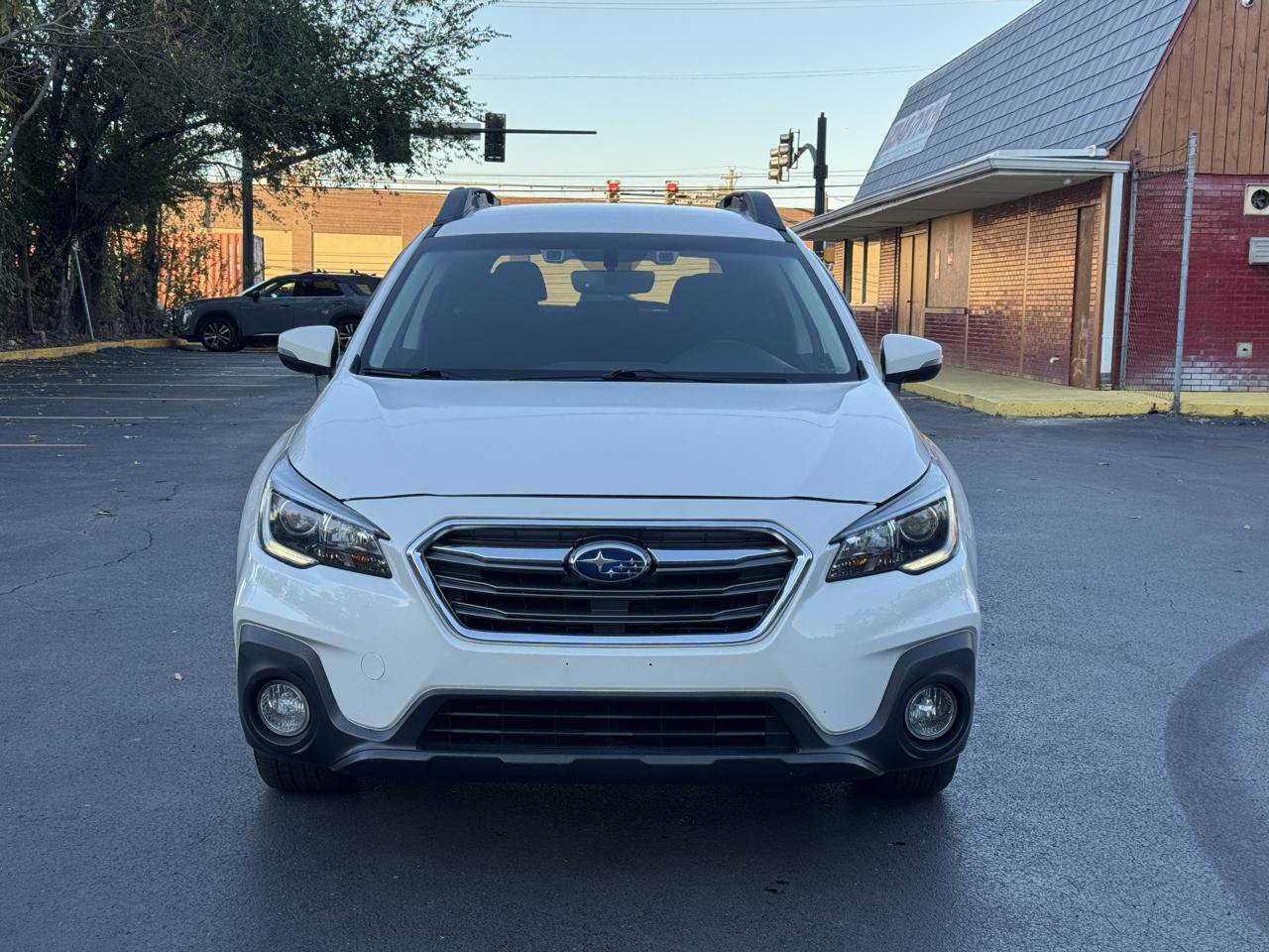 Used 2019 Subaru Outback 2.5i Premium AWD/4WD image 3