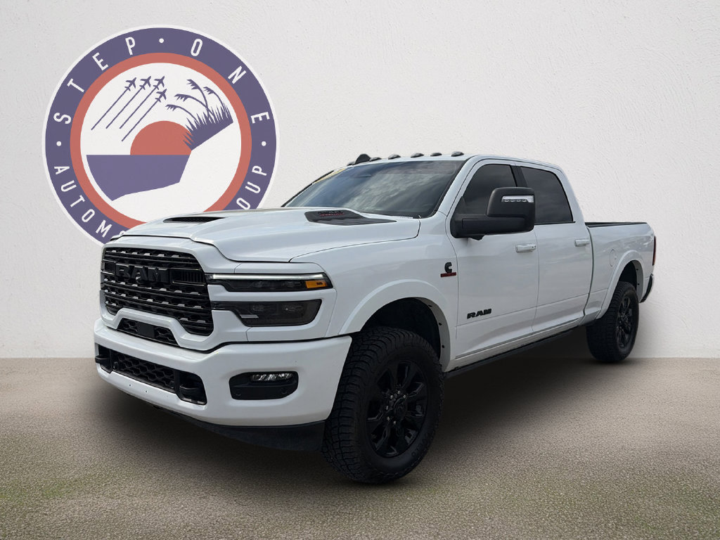 Used 2025 RAM 2500 Limited AWD/4WD image 2