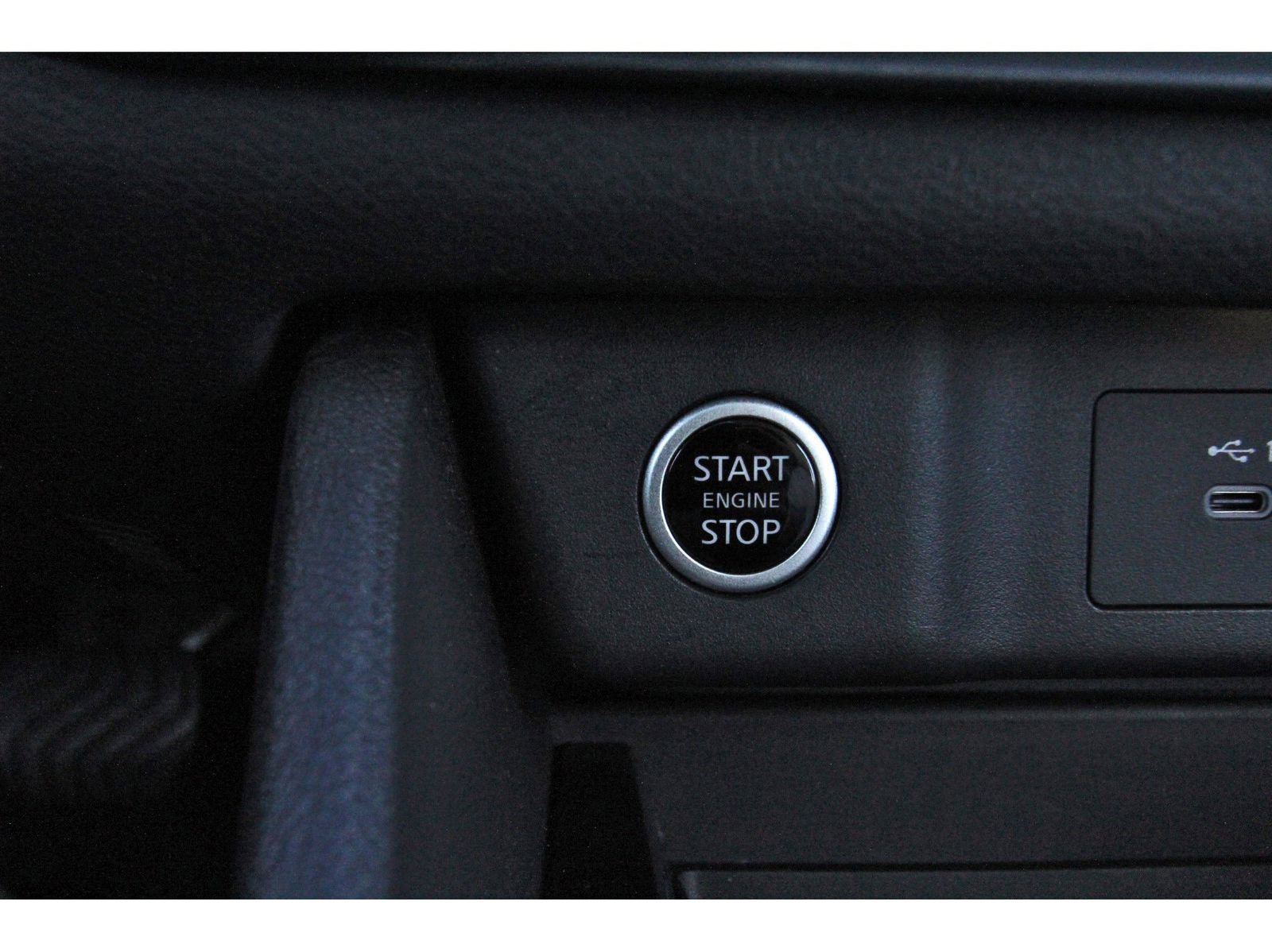 Used 2021 Nissan Rogue SV image 27