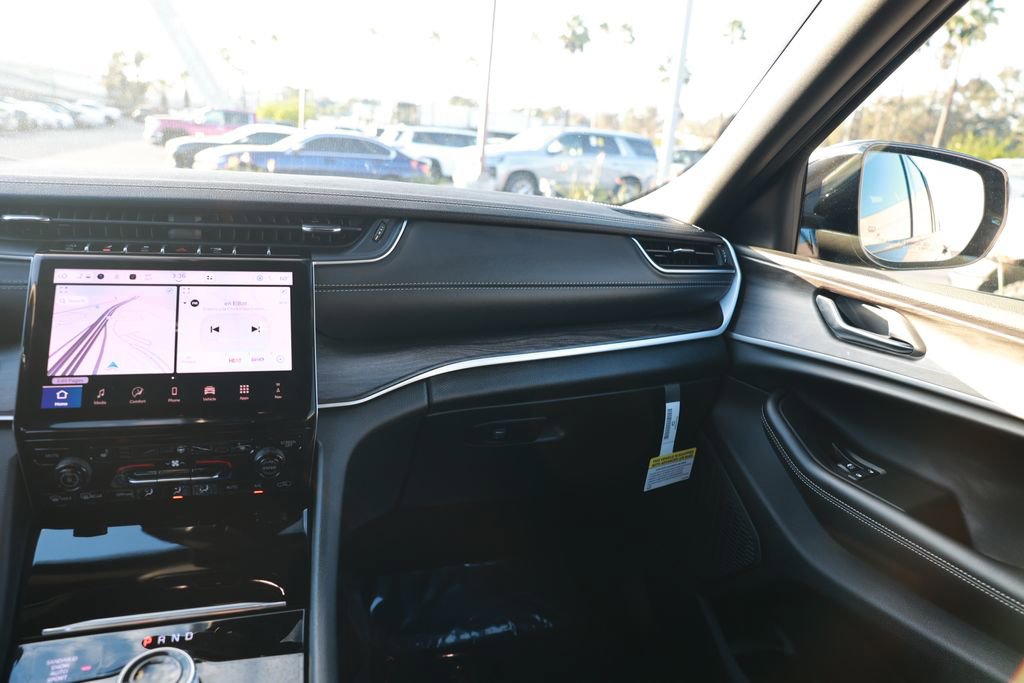 New 2025 Jeep Grand Cherokee Limited image 25