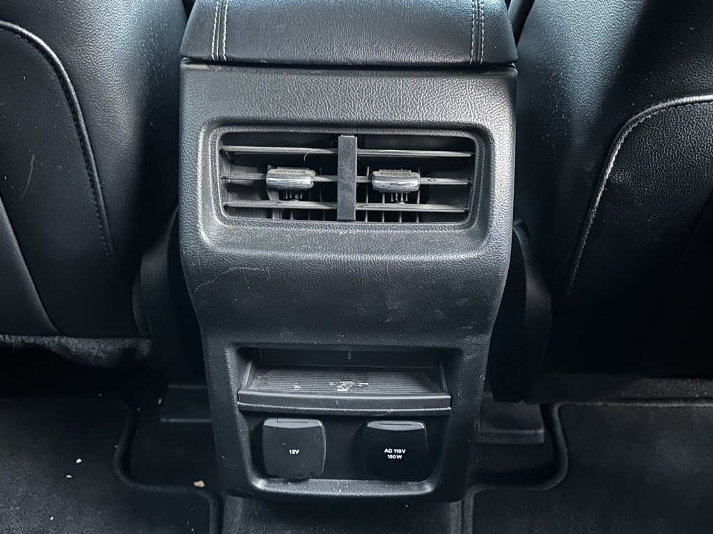 Used 2020 Ford Edge Titanium image 18