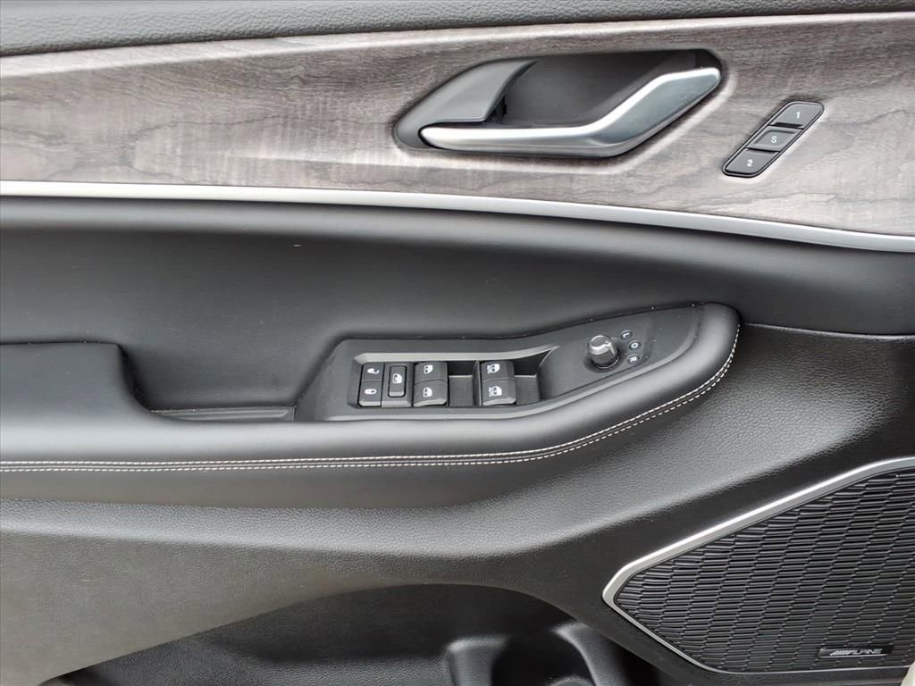Used 2023 Jeep Grand Cherokee Altitude image 15