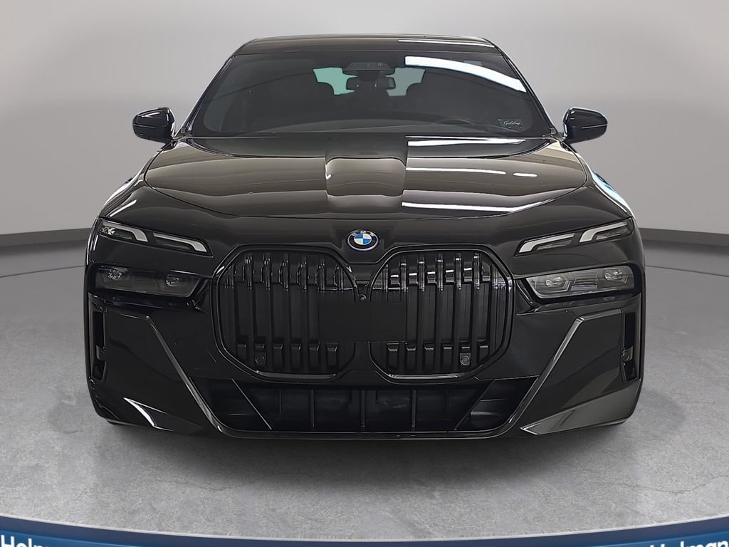 Certified 2023 BMW i7 xDrive60 AWD/4WD image 3