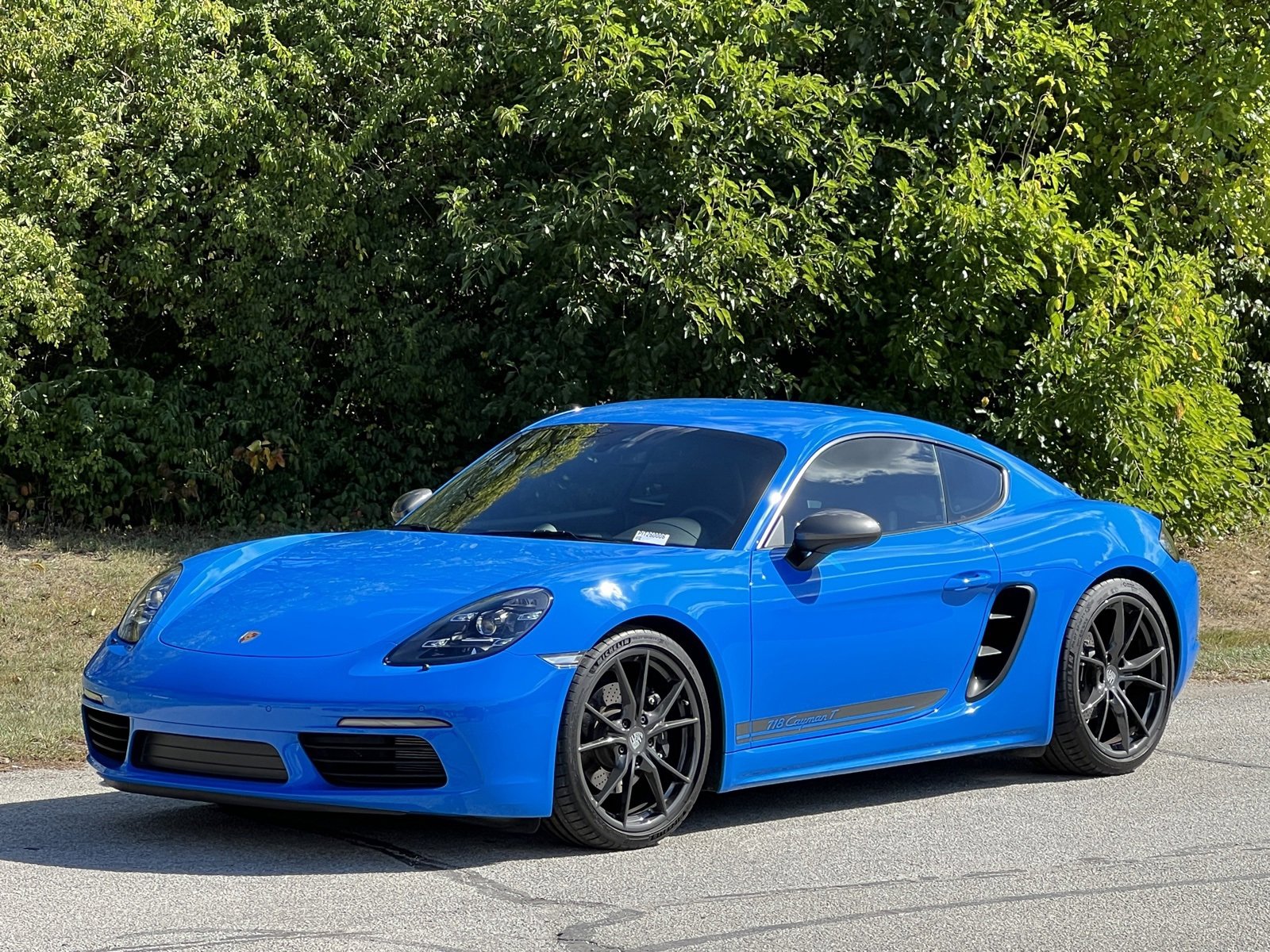 Certified 2023 Porsche 718 Cayman T image 1