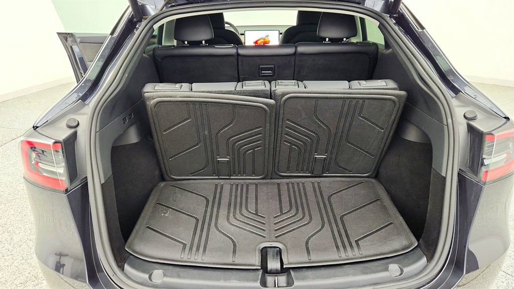 Used 2025 Tesla Model Y Long Range image 24