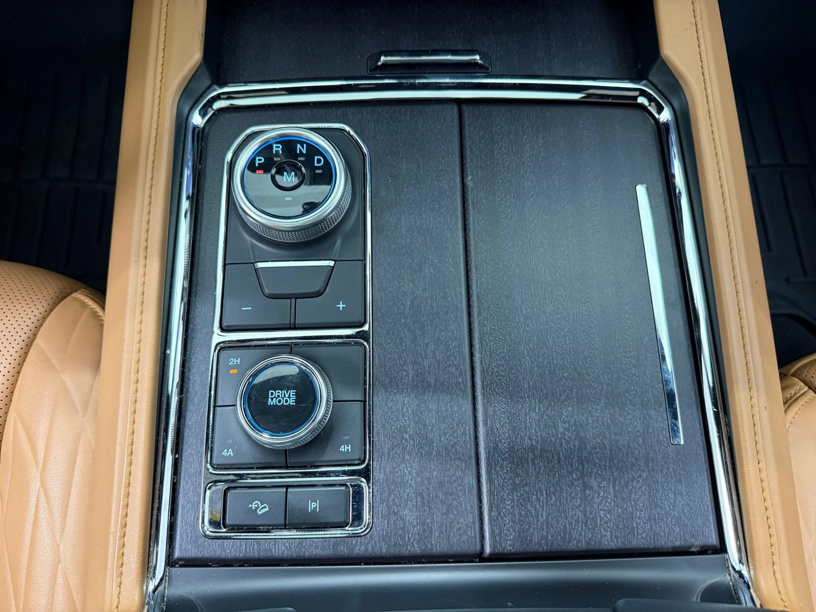 Used 2024 Ford Expedition Max Platinum AWD/4WD image 33