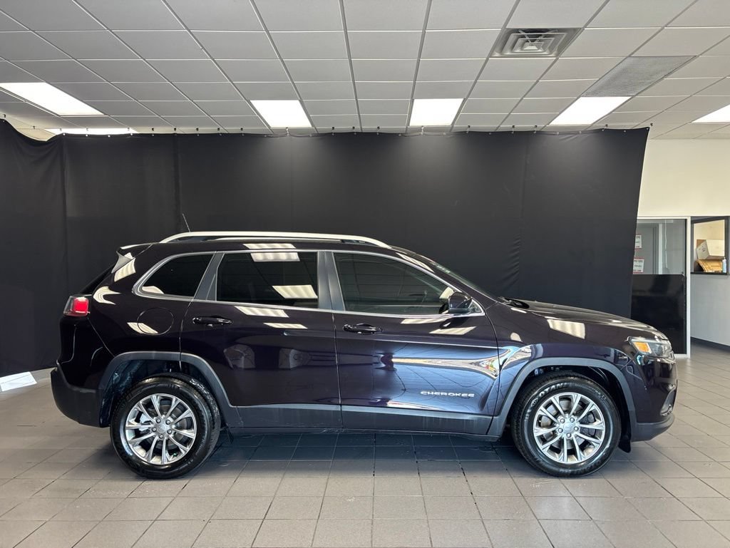 Used 2021 Jeep Cherokee Latitude Plus FWD image 2