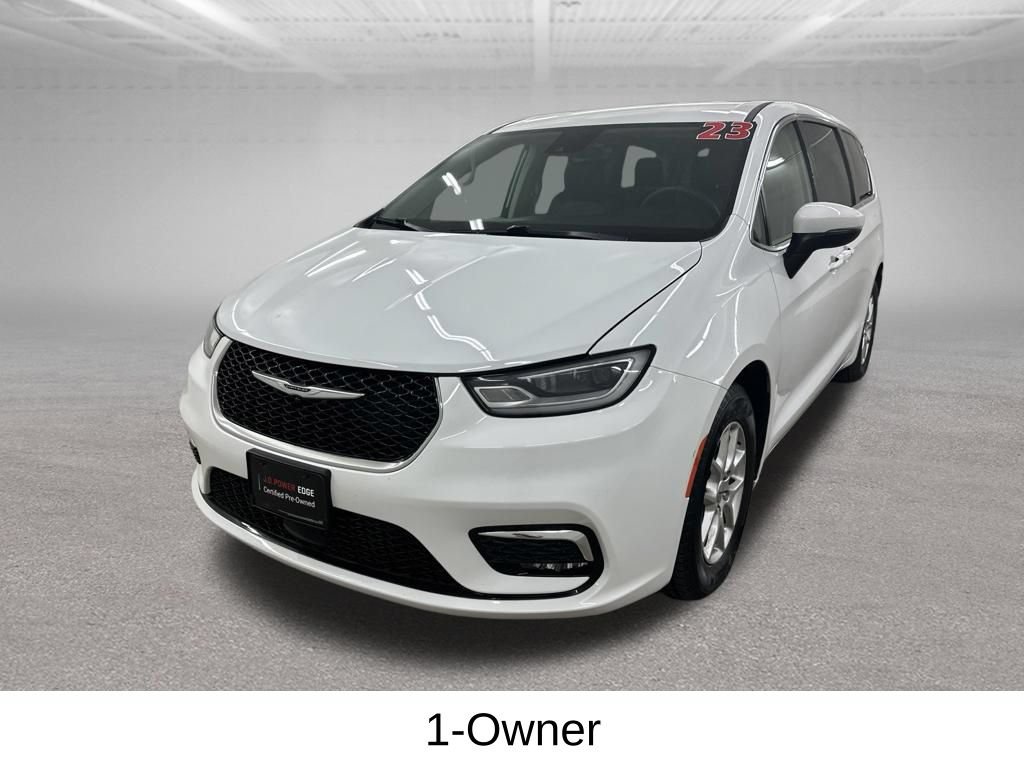 Used 2023 Chrysler Pacifica Touring-L FWD image 8