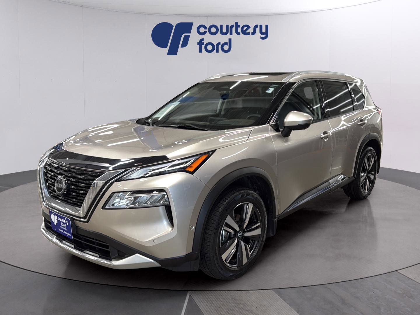 Used 2023 Nissan Rogue Platinum w/ Platinum Premium Package AWD/4WD image 3