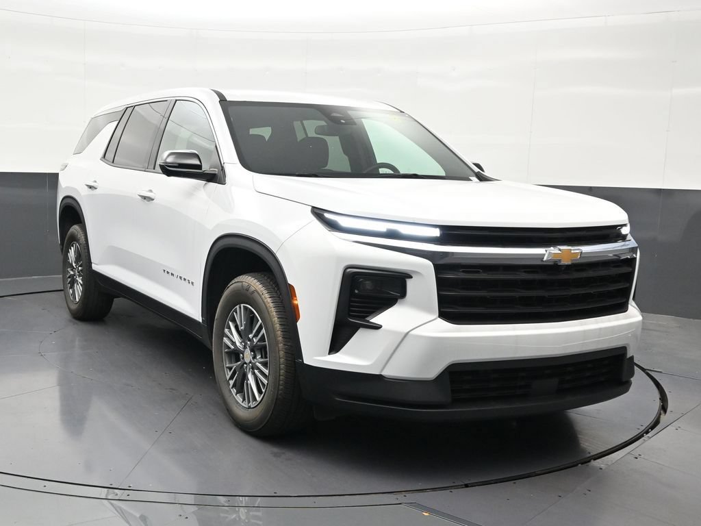 Used 2024 Chevrolet Traverse LS FWD image 7