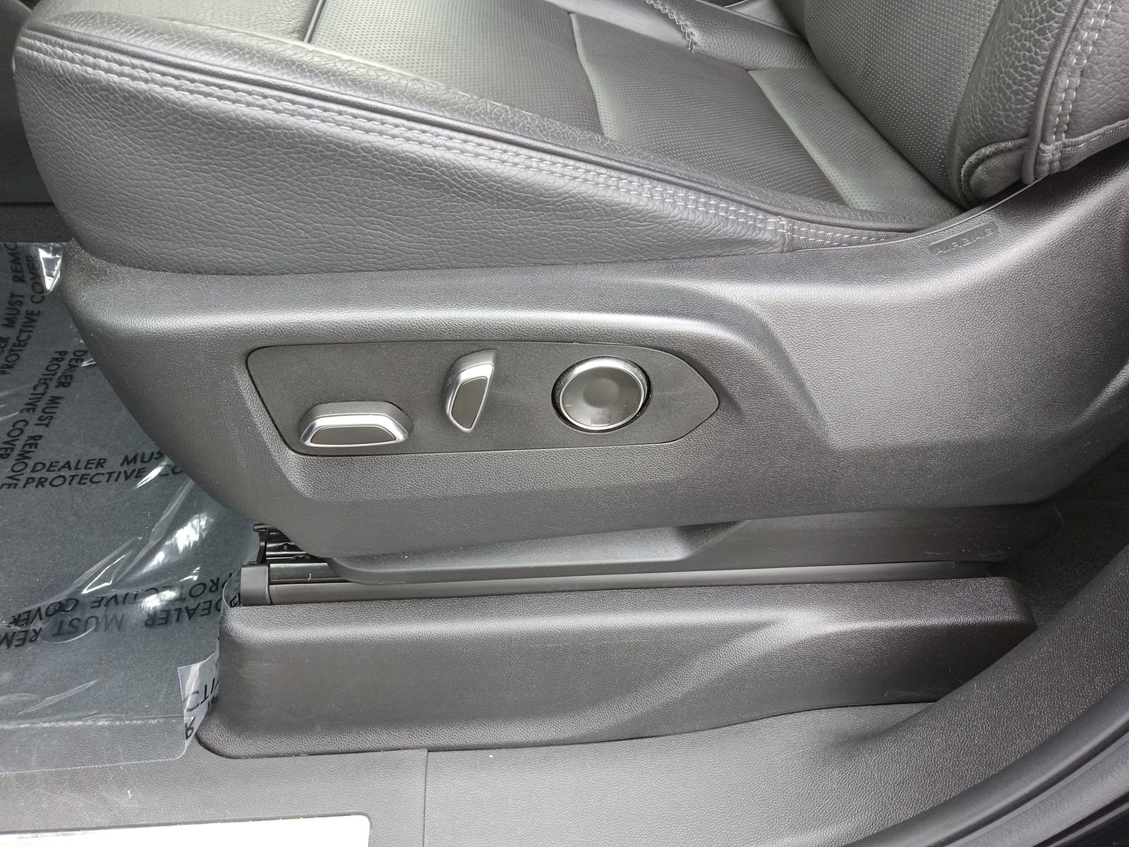 Used 2024 GMC Yukon XL Denali w/ LPO, Floor Liner Package AWD/4WD image 11