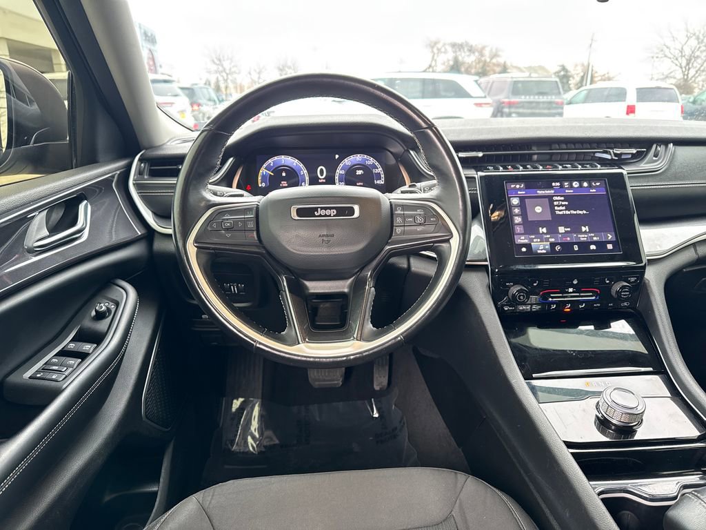 Certified 2021 Jeep Grand Cherokee L Laredo w/ Luxury Tech Group I image 16