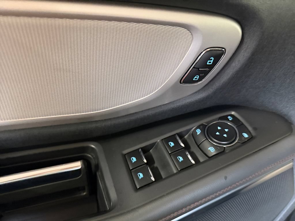 Used 2025 Ford Expedition Active AWD/4WD image 29