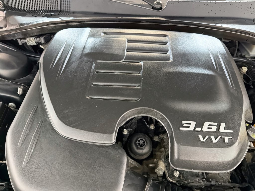 Used 2018 Chrysler 300 S w/ 300S Premium Group AWD/4WD image 27