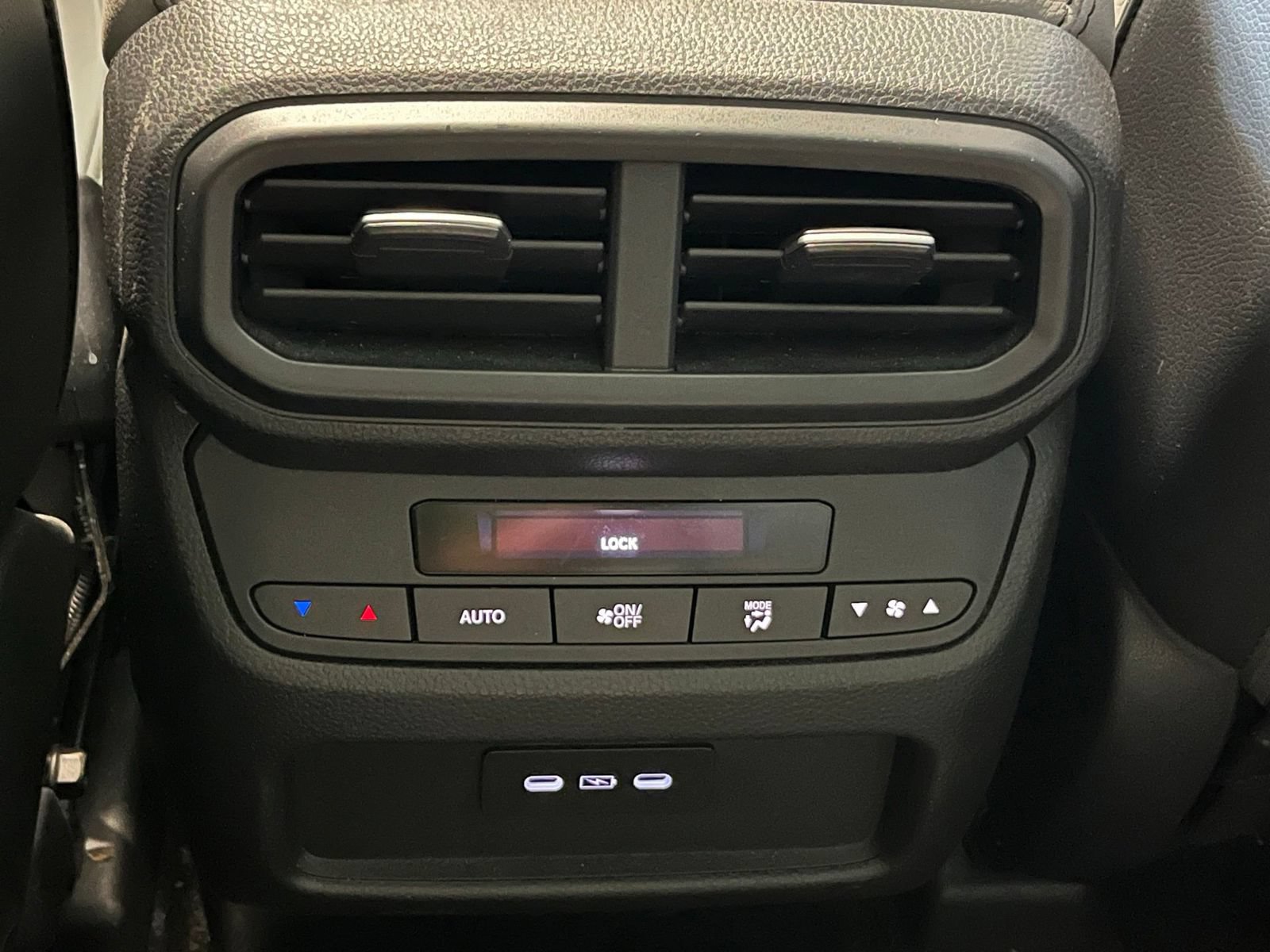 Used 2024 Honda Pilot Touring image 36