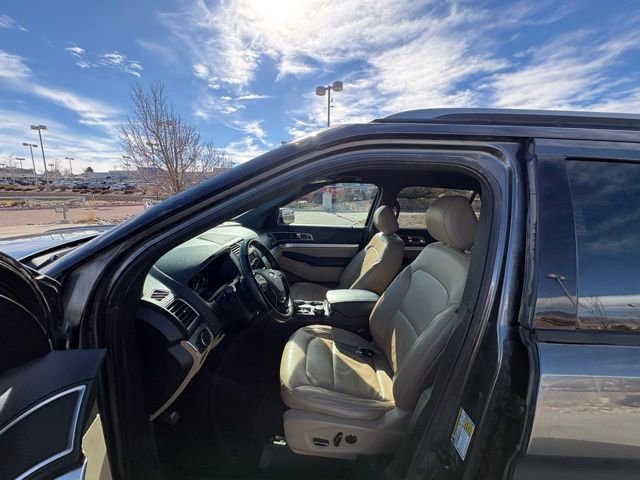 Used 2017 Ford Explorer XLT w/ Equipment Group 202A image 15