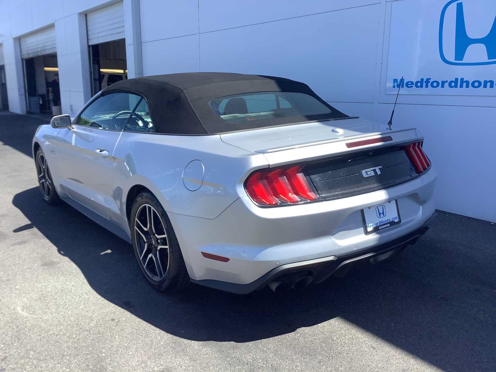 Used 2019 Ford Mustang GT Premium RWD image 4