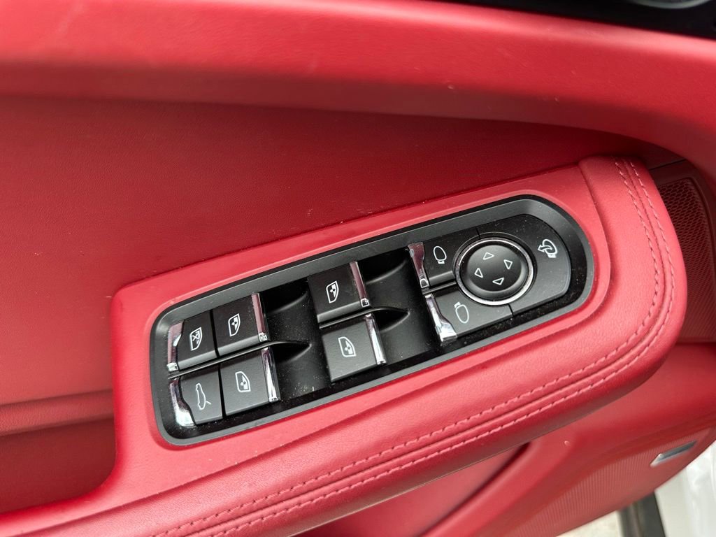 Certified 2023 Porsche Macan S image 22