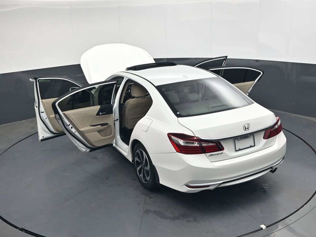 Used 2017 Honda Accord EX image 34