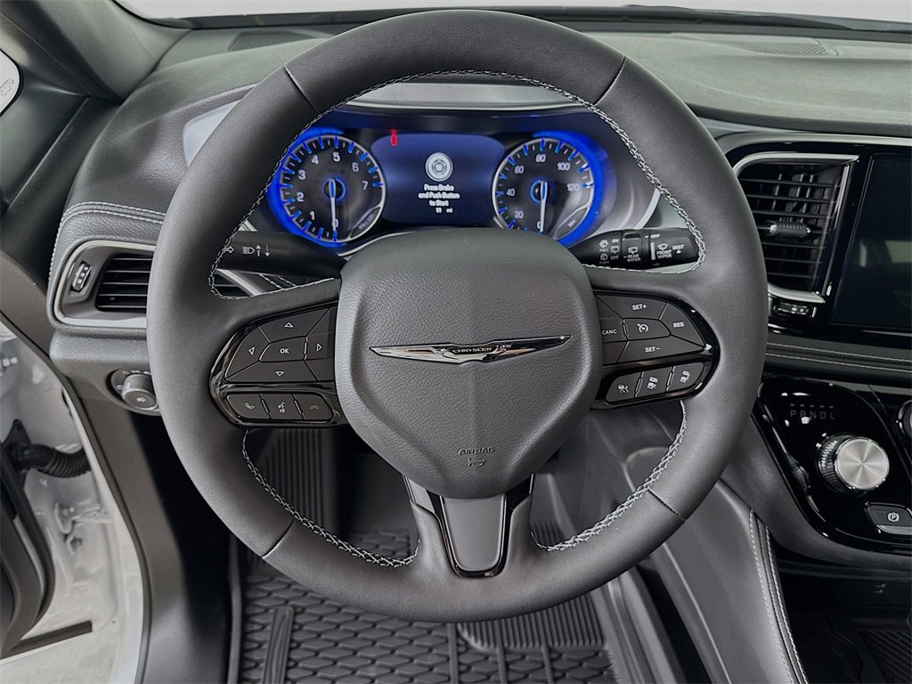 New 2026 Chrysler Pacifica Limited image 12