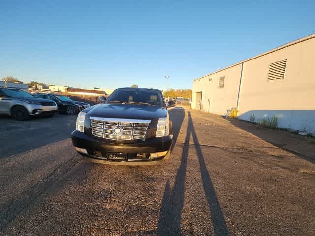 Used 2011 Cadillac Escalade Premium AWD/4WD image 6