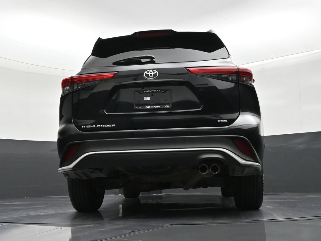 Used 2023 Toyota Highlander XSE FWD image 24