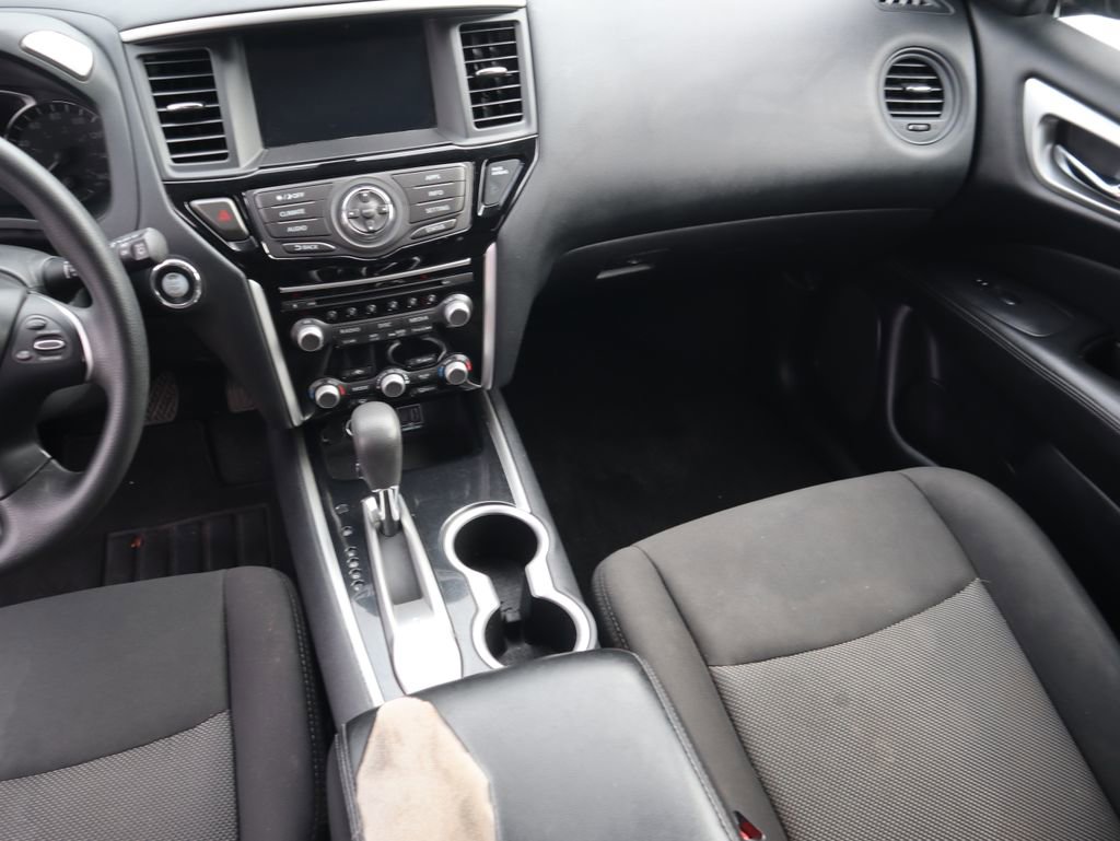 Used 2020 Nissan Pathfinder S image 12