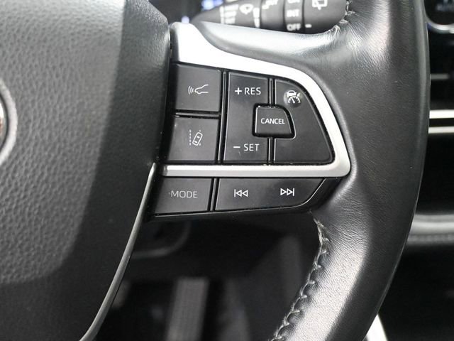 Used 2023 Toyota Highlander XLE FWD image 41