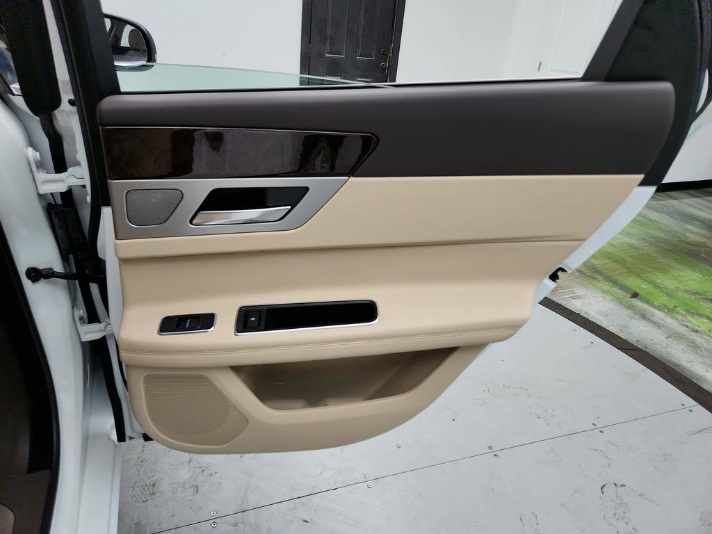 Used 2020 Jaguar XF Prestige image 29