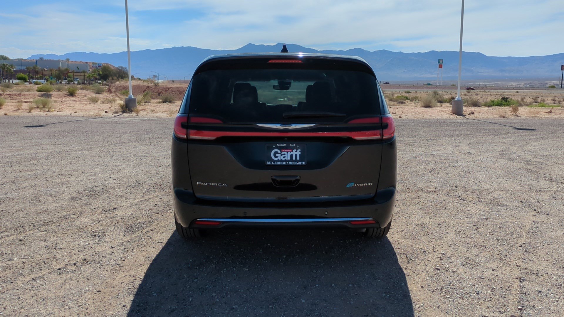 Used 2024 Chrysler Pacifica Limited FWD image 5