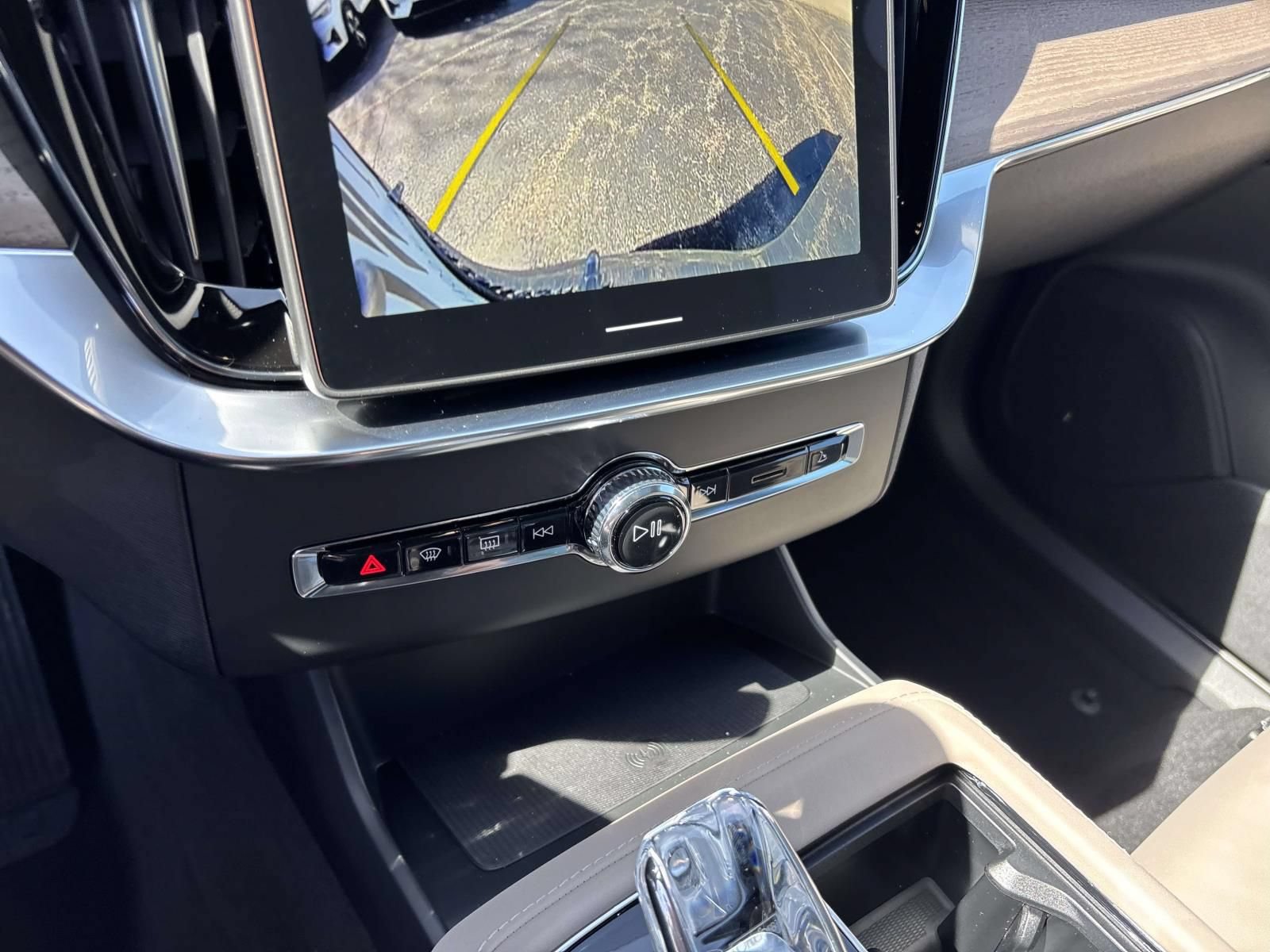 New 2026 Volvo XC90 T8 Plus w/ Protection Package Premier AWD/4WD image 22