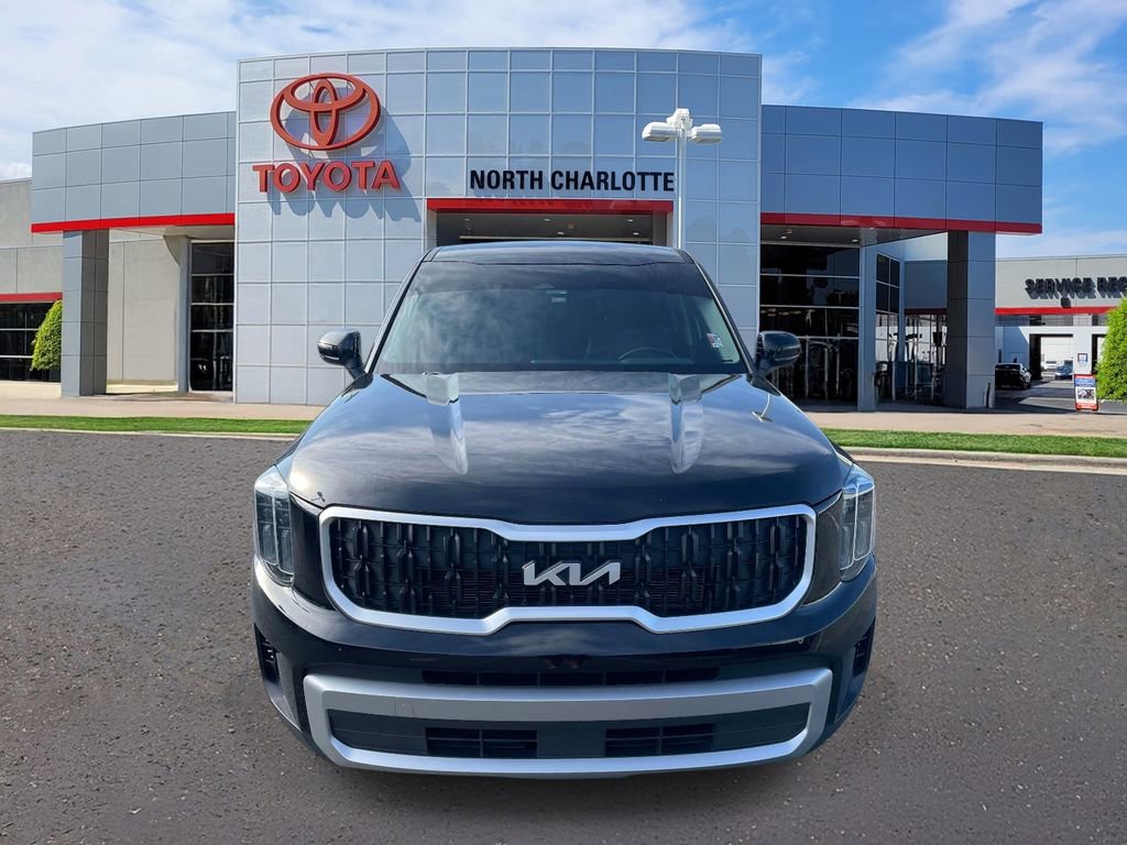 Used 2023 Kia Telluride LX image 4