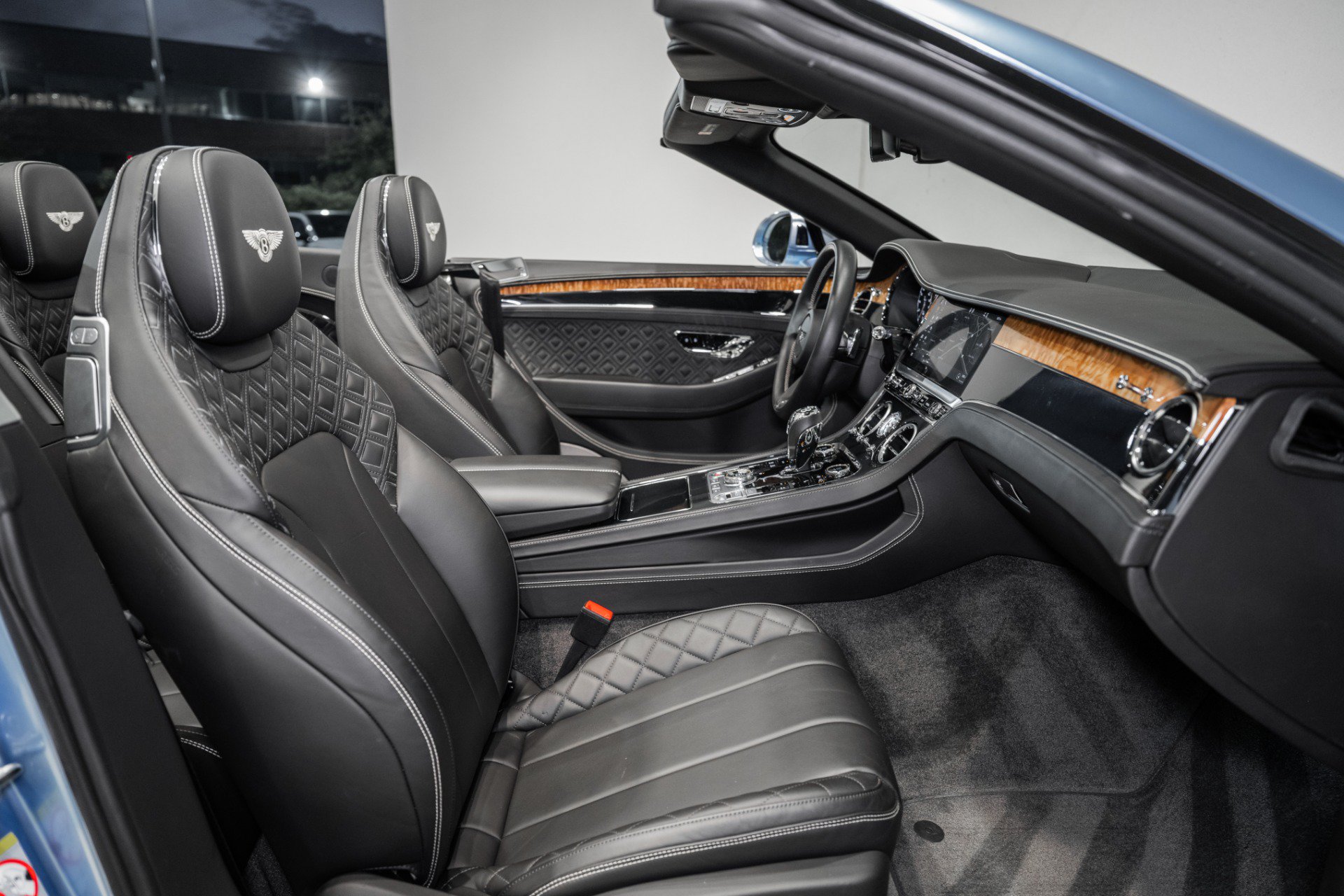 Certified 2022 Bentley Continental GT V8 AWD/4WD image 2