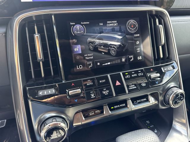 Used 2024 Lexus LX 600 F Sport image 19