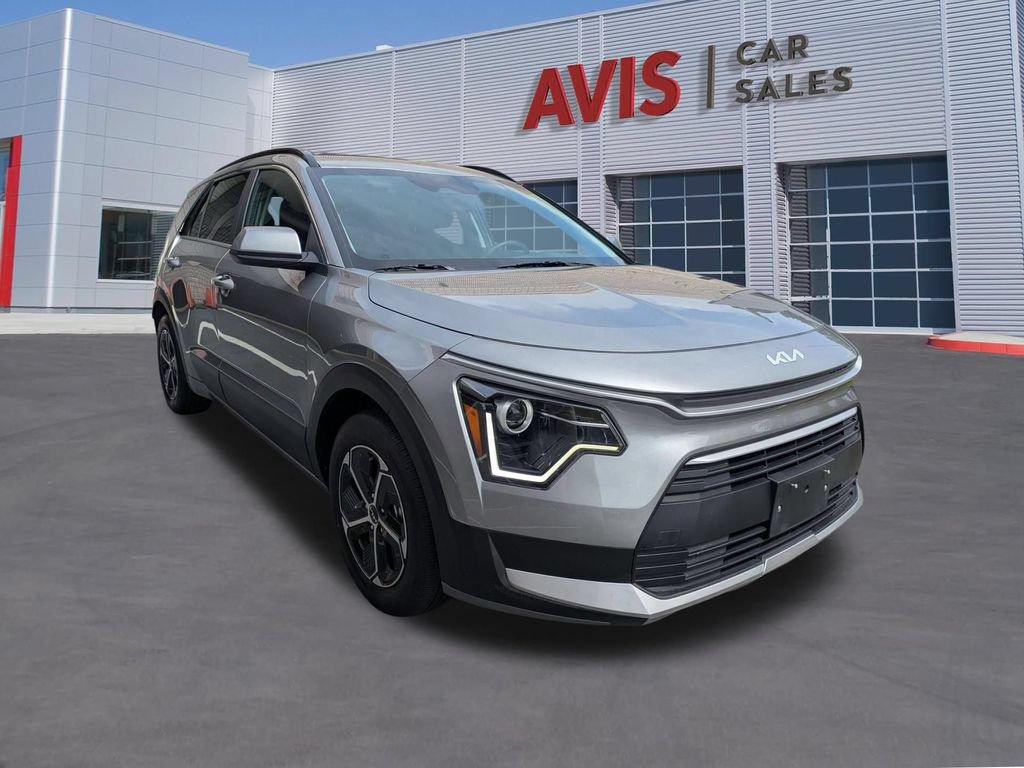 Used 2025 Kia Niro LX FWD image 3