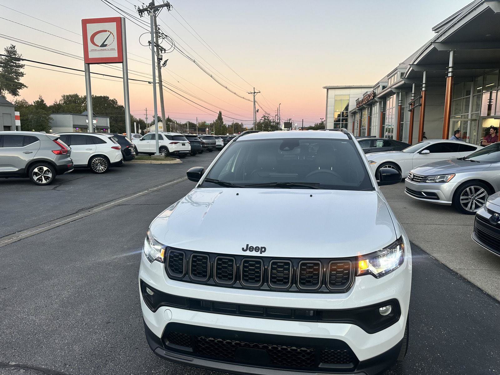 Used 2026 Jeep Compass Latitude AWD/4WD image 8